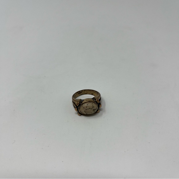 FREE PEOPLE STATEMENT STONE RING SIZE 7 - Picture 2 of 8